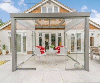 Garden Room in Bourne End