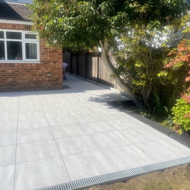 20mm Hampton Silver Porcelain Paving