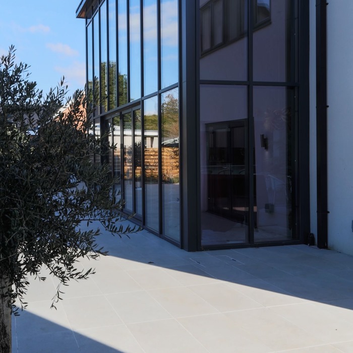 20mm Stoneware Silver Porcelain Paving