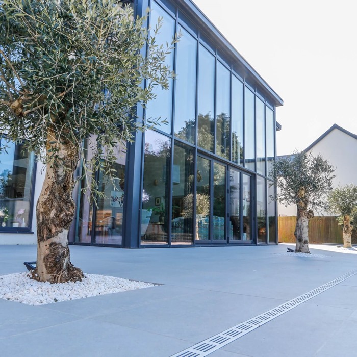 20mm Stoneware Silver Porcelain Paving