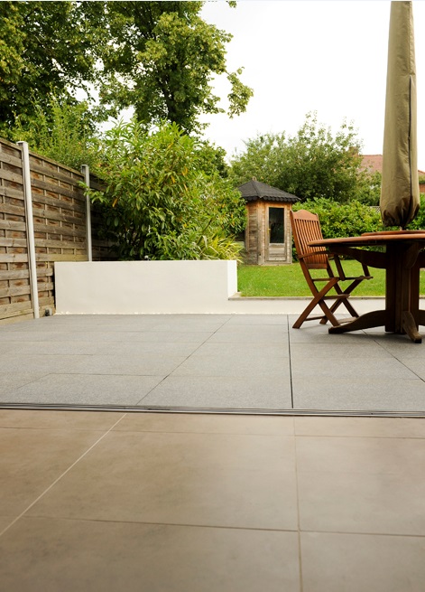 Transition between indoors and outdoors