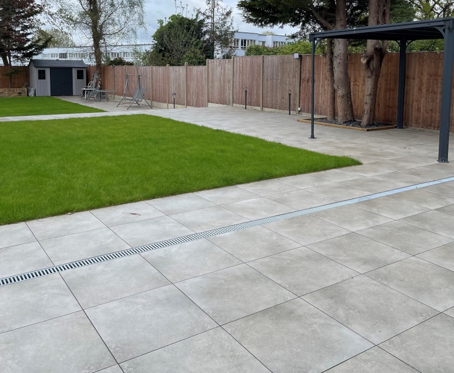 Grey limestone outdoor tiles